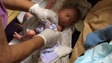 Photo of Bebê é encontrada dentro de saco plástico em lixeira; criança está no hospital