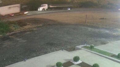 Photo of Próximo a Conquista: Vídeo mostra momento exato de acidente entre moto e carreta na BR-116