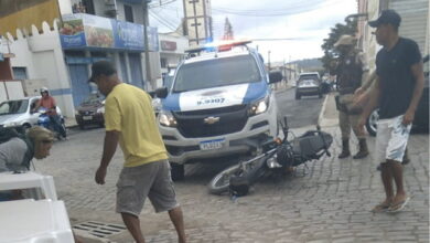 Photo of Viatura da Polícia Militar se envolve em acidente na região; duas pessoas ficaram feridas