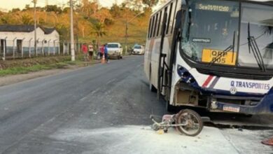 Photo of Homem morre após moto e ônibus baterem de frente na região
