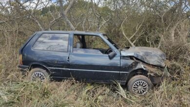 Photo of Região: Homem de 46 anos morre após carro capotar e parar em matagal