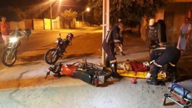 Photo of Jovem fica gravemente ferido após bater moto em poste na região