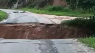Photo of Cratera é aberta na rodovia após fortes chuvas