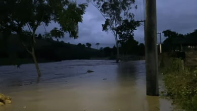 Photo of Vídeo: Nível do rio sobe no Vale do Jiquiriçá e deixa moradores apreensivos