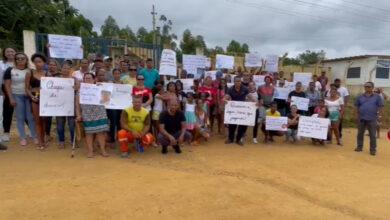 Photo of Vídeo: Moradores de Encruzilhada fazem manifestação contra a qualidade da água