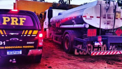 Photo of Perigo: Após transportar combustível, caminhão-tanque é flagrado com 10 mil litros de cachaça