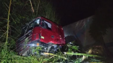 Photo of Acidente com caminhão na Serra do Marçal