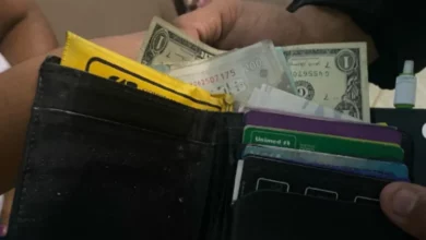 Photo of Professora encontra carteira com mais de R$ 80 mil em rua e devolve ao dono: ‘caráter é o mínimo que uma pessoa deve ter’