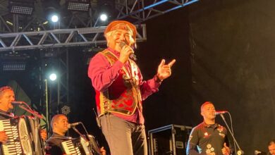 Photo of Vídeo: Santanna, o cantador, emociona o público no Arraiá da Conquista