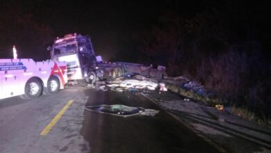 Photo of Próximo a Conquista: Caminhoneiro fica ferido após grave acidente na BR-116