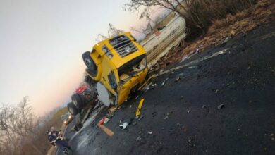 Photo of Vídeo: Motorista de caminhão-tanque fica ferido após grave acidente na região