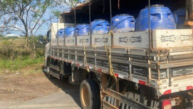 Photo of Conquista: Polícia apreende caminhão com 150 litros de cachaça
