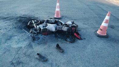 Photo of Região: Moto pega fogo após grave acidente