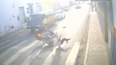 Photo of Vídeo mostra mulher sendo atropelada em faixa de pedestres na região