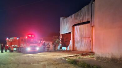 Photo of Conquista: Bombeiros divulgam informações sobre incêndio em fábricas de colchões