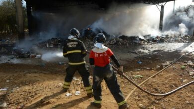 Photo of Conquista: Prefeitura e Corpo de Bombeiros apagam incêndio em galpão do Recicla Conquista
