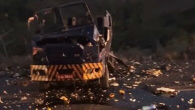 Photo of Vídeo mostra momento exato de explosão de carro-forte no meio da estrada