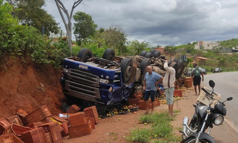 Photo of Acidente com caminhão na região
