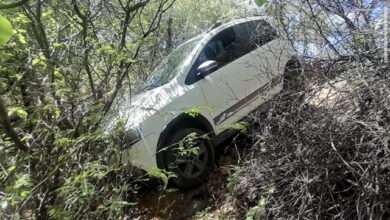 Photo of Região: Carro se envolve em acidente e é abandonado em matagal