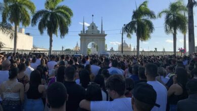 Photo of Centenas de pessoas se despedem em Sergipe de família vítima de acidente na região
