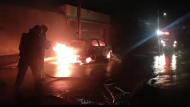 Photo of Vídeo: Carro pega fogo em Conquista