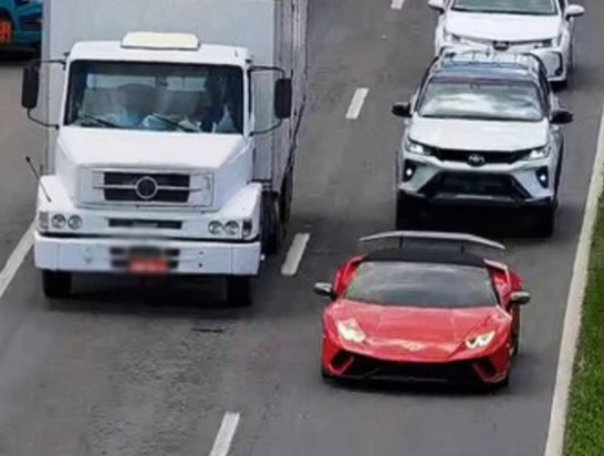 Photo of Motorista de Lamborghini é interceptado pela PRF após passar em praças de pedágio sem pagar
