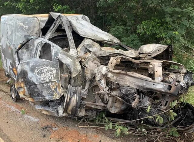 Photo of Região: Grave acidente, fogo e carro destruído