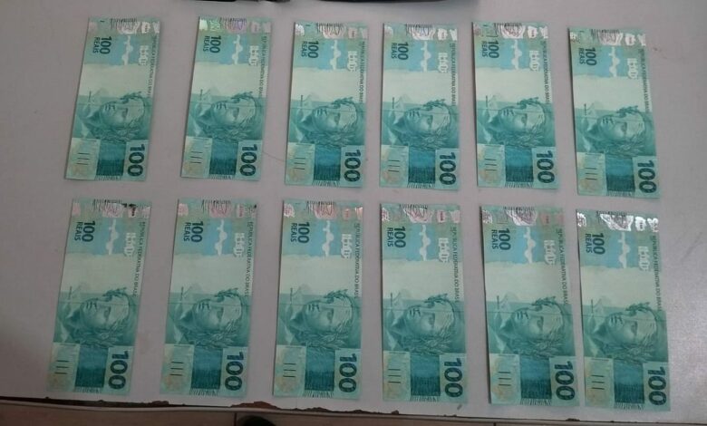 Photo of Região: Homem é preso com mais de mil reais em dinheiro falso