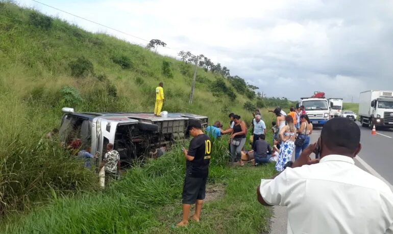 Photo of Grave acidente com ônibus deixa feridos